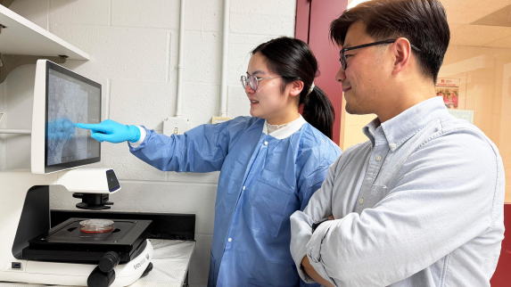 Inspired by a Family’s Struggle, a Scientist Helps Uncover Defense Against Alzheimer’s Disease.