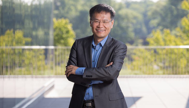 Rutgers Researcher Invents Microbiota Formula to Help High-Risk Patients Fight COVID-19